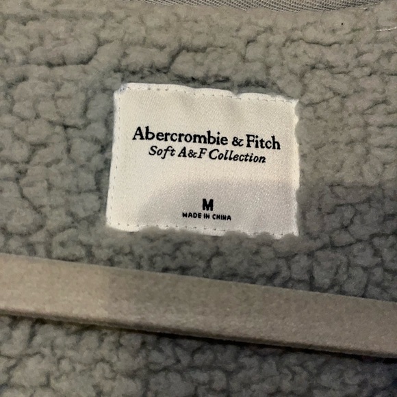 Abercrombie Soft Sweatshirt - Picture 2 of 3